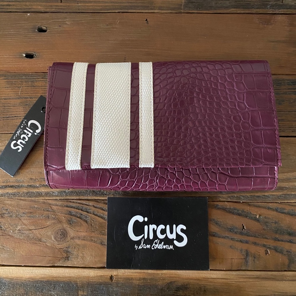 Sam Edelman Circus wallet